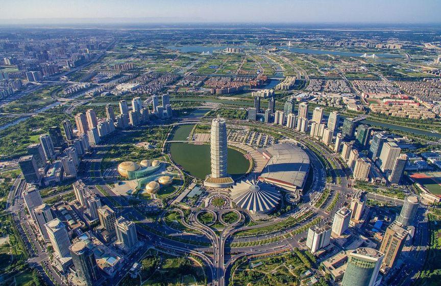 【案例分享】亞地斯水泥基面自流平又出爆款！鄭州龍湖金融島停車庫(kù)